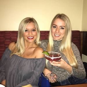 Meet your Posher, Corinne